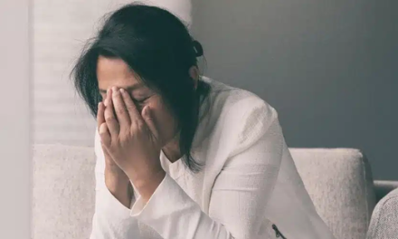 绝经后：女性抑郁症高发时段