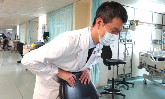 气道异物的自我抢救