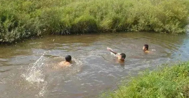 溺水的现场急救最关键